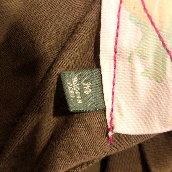 UNIQUELY MADE OLD NAVY TSHIRY W/ PRINT & GRAPHICS. WOMEN'S MED. NBW. - Picture 5 of 7